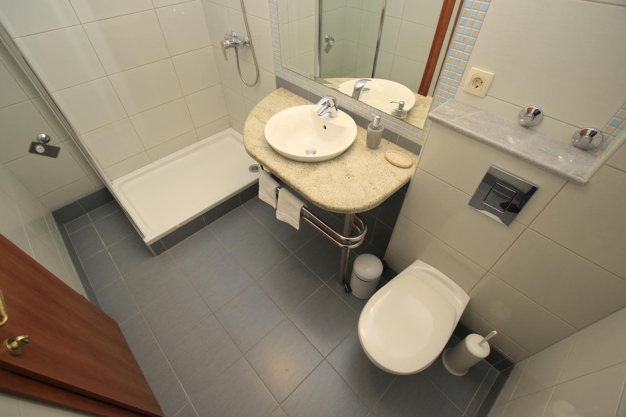 Apartments Villa Cizmic Baška Voda Dış mekan fotoğraf